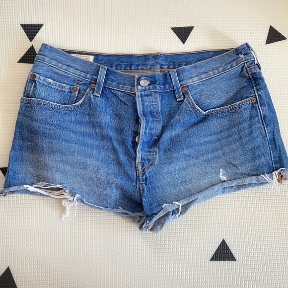Levi’s 501 denim shorts size 29 - Picture 2 of 6